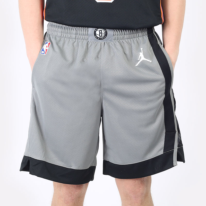 мужские серые шорты  Jordan Brooklyn Nets Statement Swingman Short CV8613-002 - цена, описание, фото 3